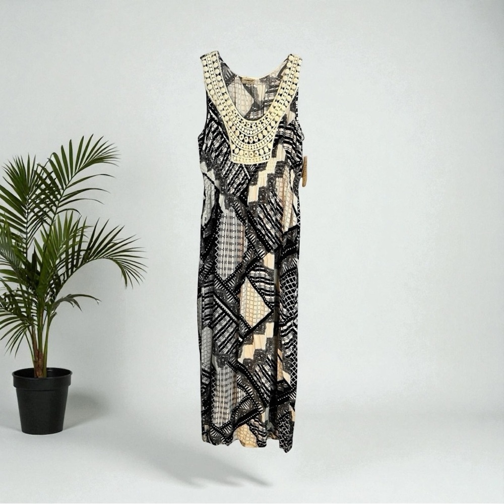 One World Elegant Black and Cream Sleeveless Geometric Maxi Dress Size Large